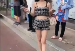 美女不穿衣服的视频