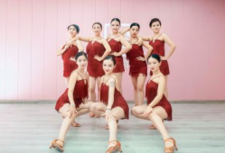 美女舞蹈视频,美女舞蹈视频惊艳呈现